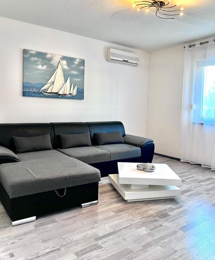 Luana Lux Apartment 普拉 外观 照片
